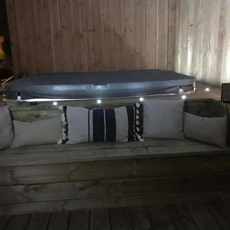 Dom wakacyjny Maison Proche Du Et Ocean Avec Jacuzzi Privatif Carcans