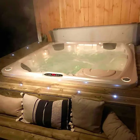 Сasa de vacaciones Maison Proche Du Et Ocean Avec Jacuzzi Privatif Carcans